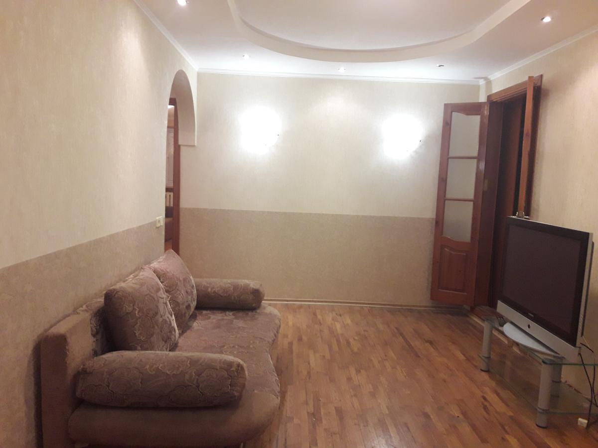 Appartment Near M. 23 Serpnya Kharkov Ngoại thất bức ảnh
