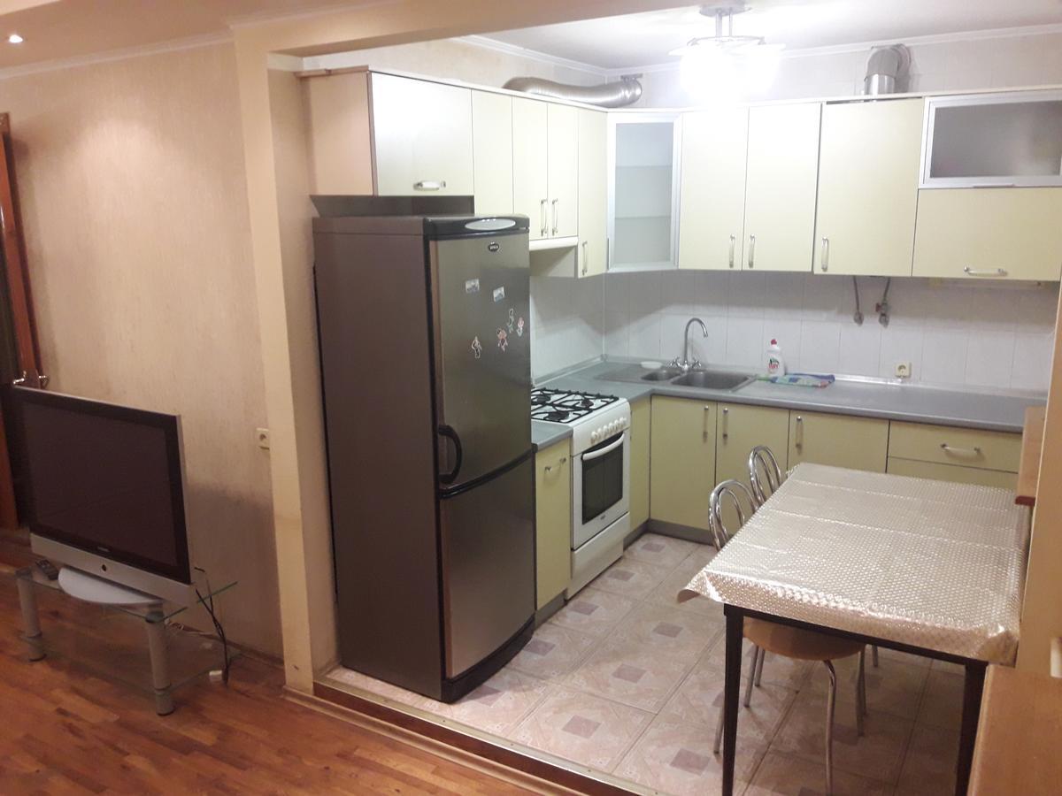 Appartment Near M. 23 Serpnya Kharkov Ngoại thất bức ảnh